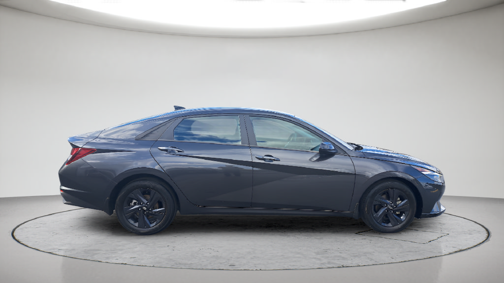 Used 2023 Hyundai Elantra SEL FWD image 18