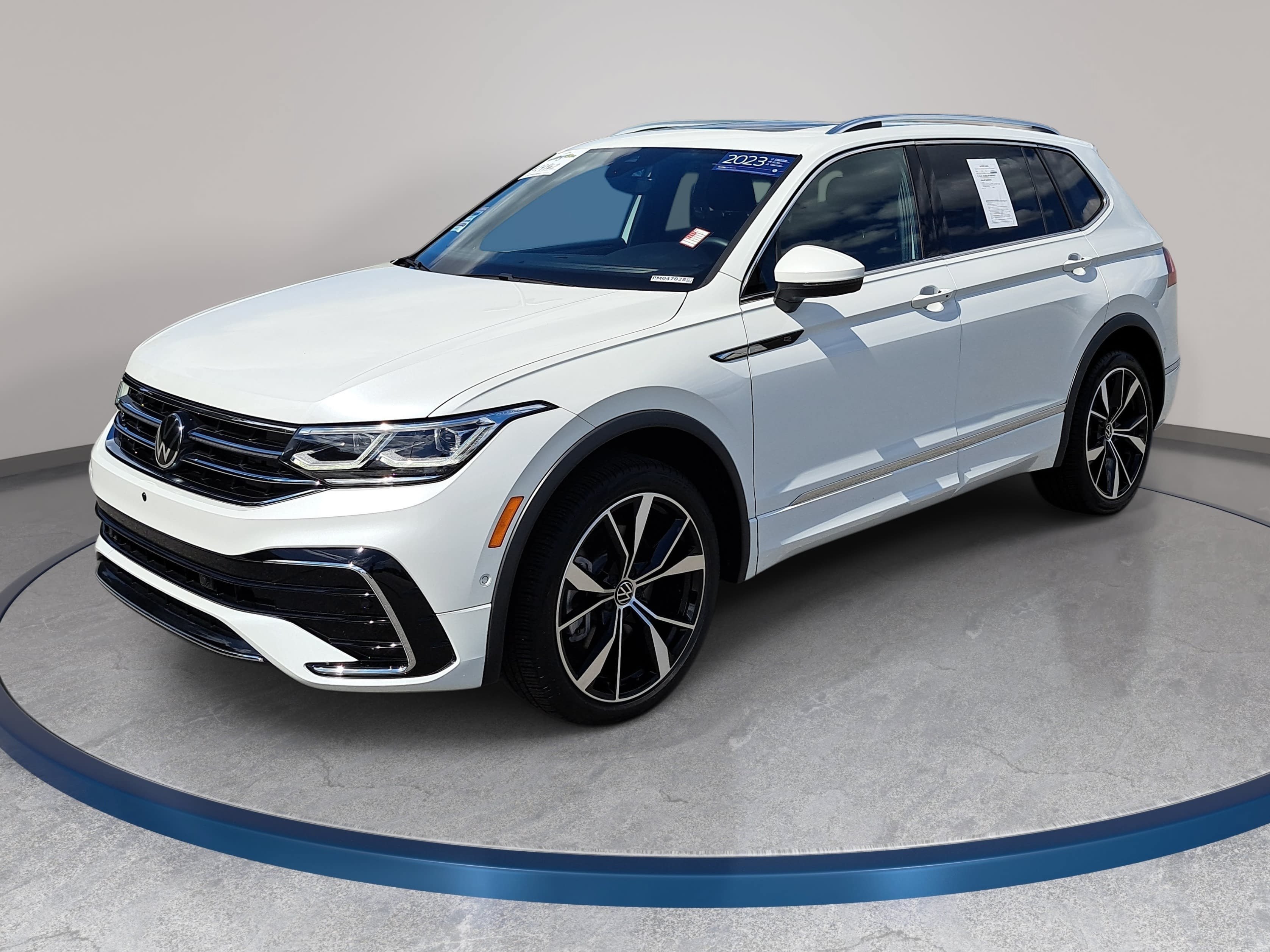 Certified 2023 Volkswagen Tiguan SEL R-Line AWD/4WD image 1
