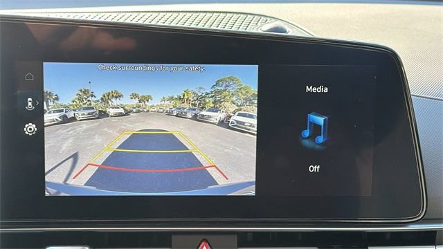Certified 2025 Hyundai Elantra SEL FWD image 24