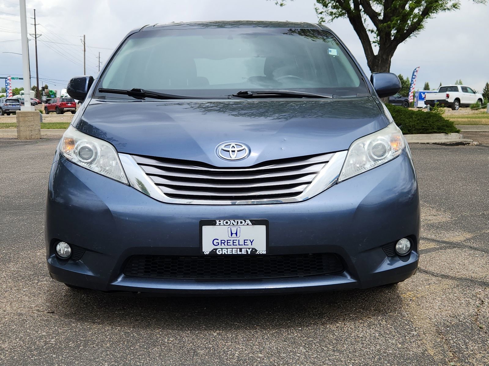 Used 2015 Toyota Sienna XLE FWD image 8