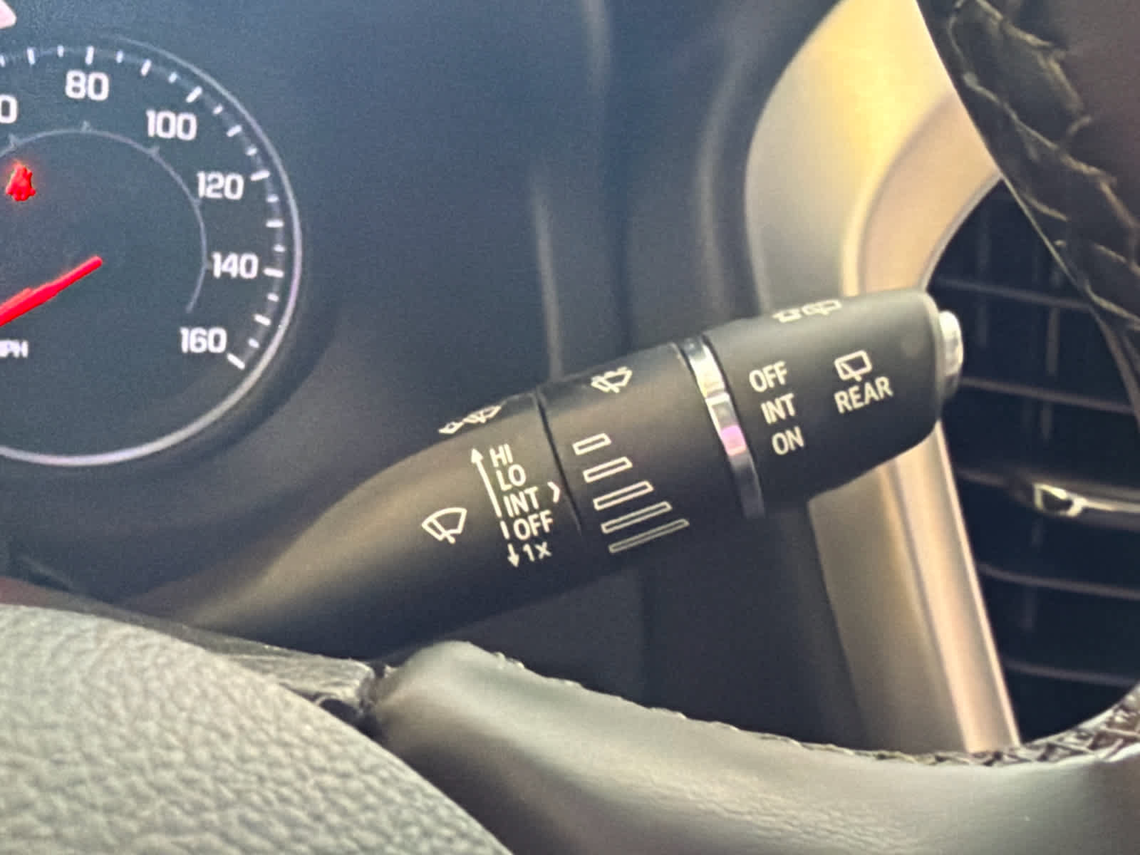 Used 2023 GMC Acadia SLT FWD image 44