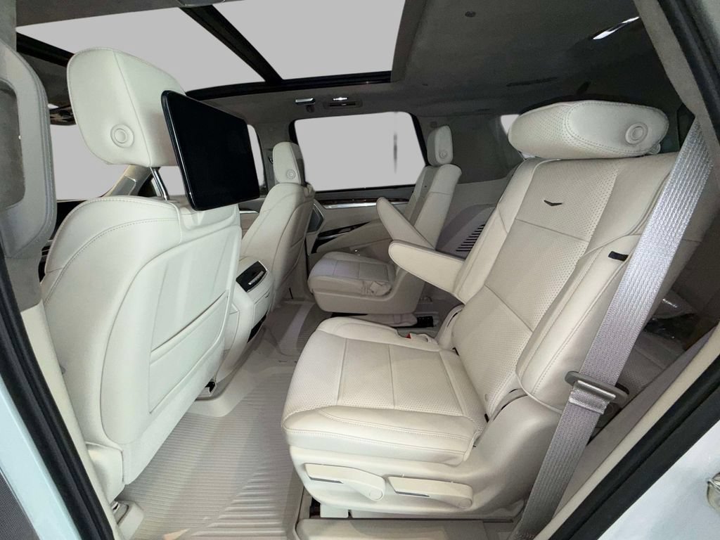 Used 2026 Cadillac Escalade Platinum Sport w/ LPO, ONYX Package AWD/4WD image 20