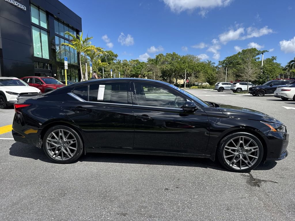 Used 2023 Nissan Altima 2.0 SR image 6