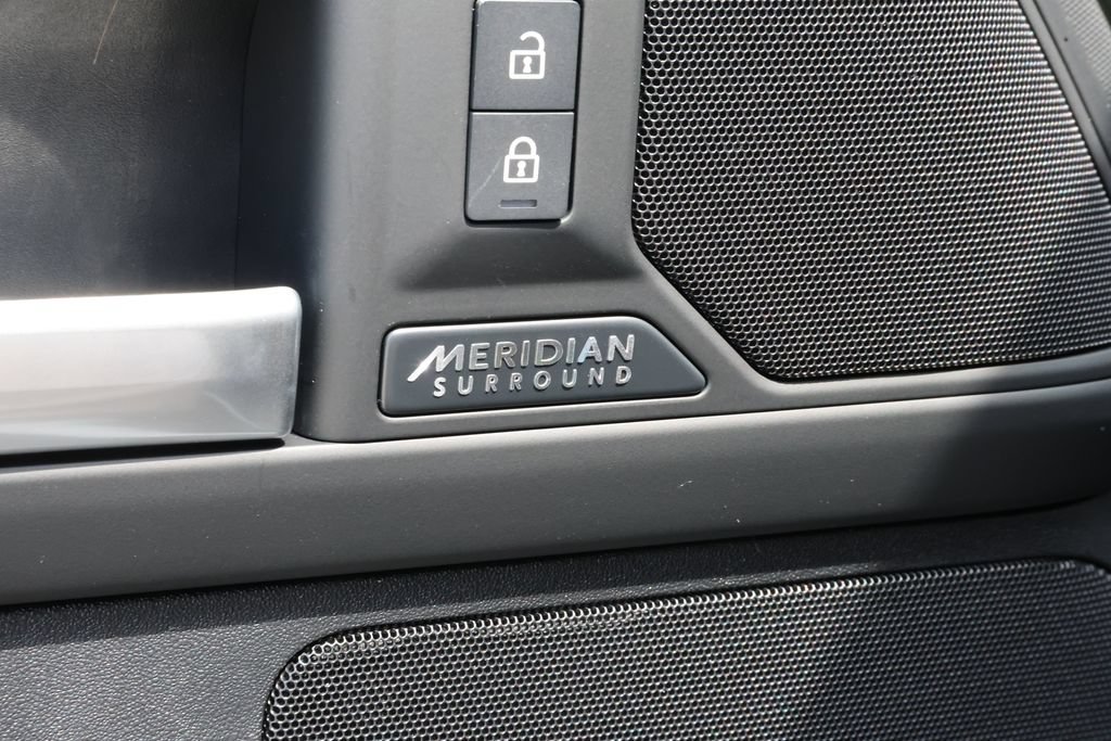 New 2026 Land Rover Defender 130 X-Dynamic SE AWD/4WD image 15