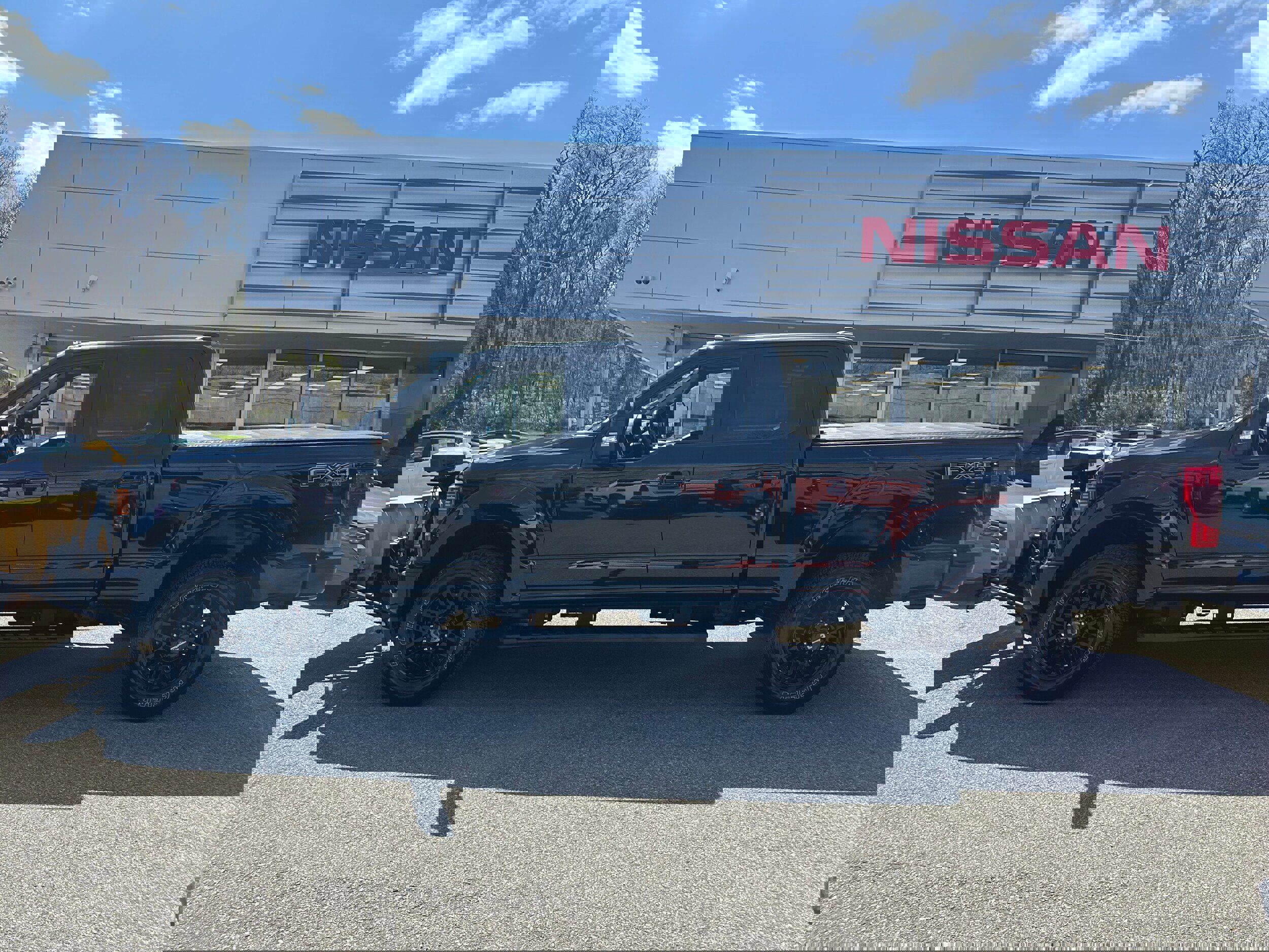 Used 2020 Ford F350 Lariat AWD/4WD image 14