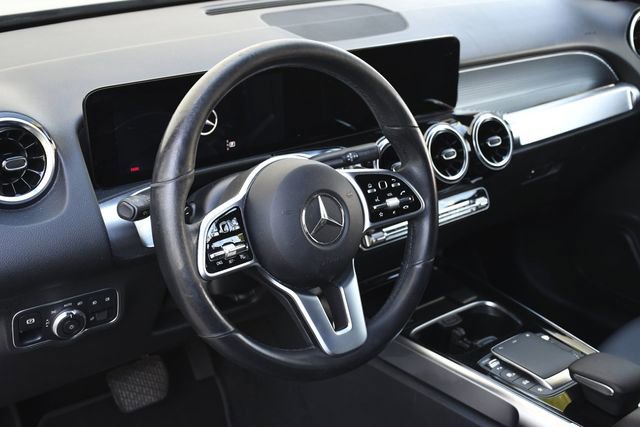 Used 2022 Mercedes-Benz GLB 250 w/ Premium Package Lite image 24