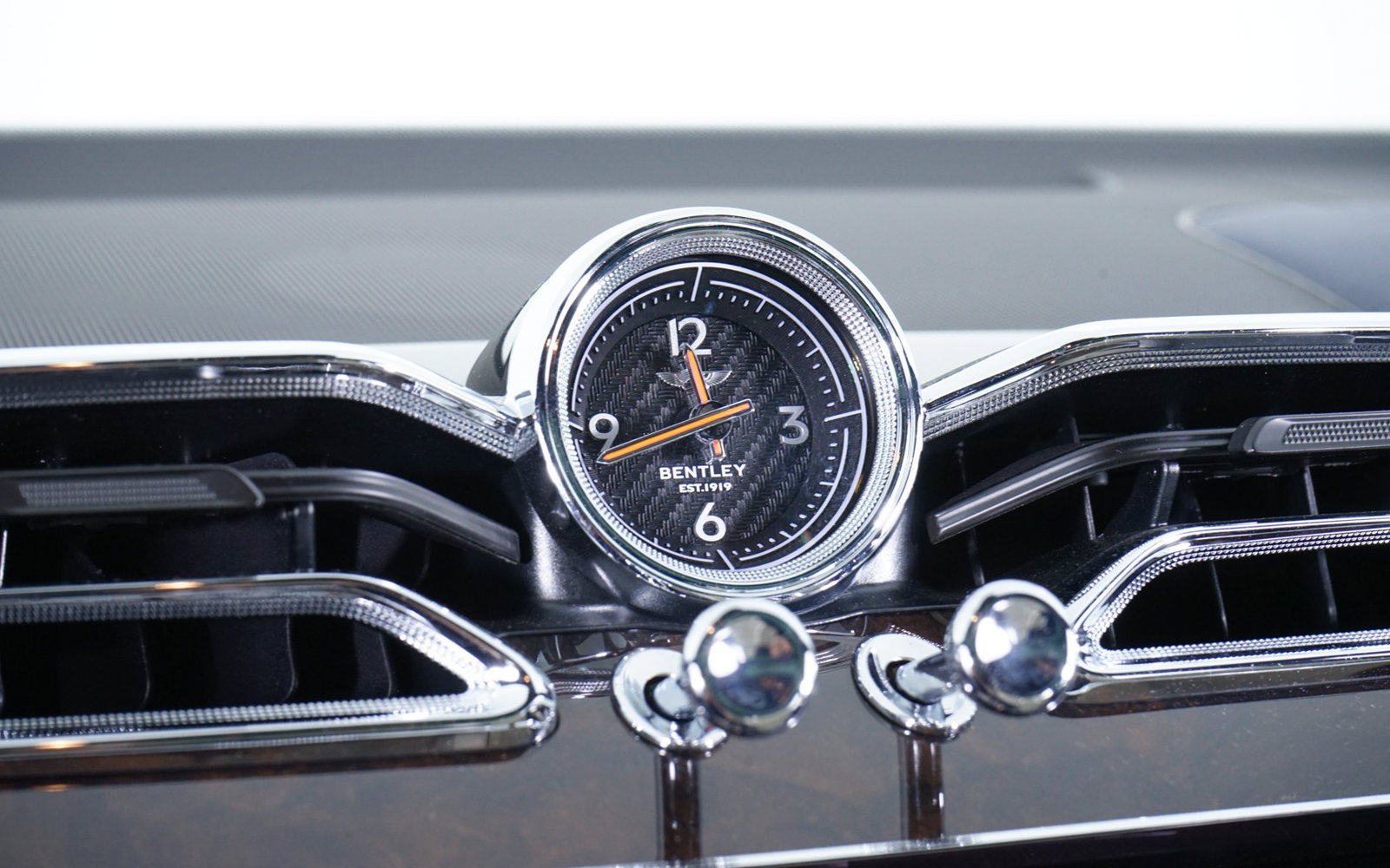 Used 2022 Bentley Bentayga AWD/4WD image 26