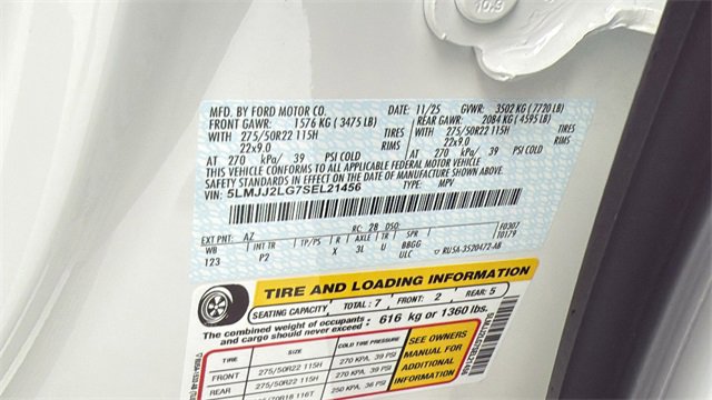 New 2025 Lincoln Navigator Reserve w/ Jet Appearance Package image 36