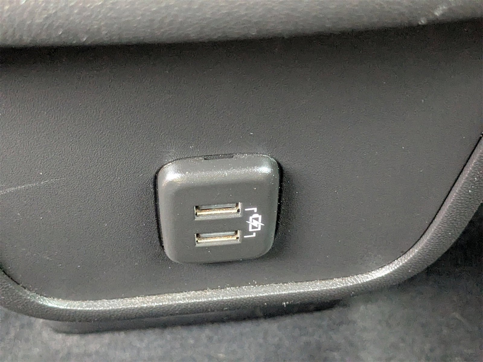 Used 2021 GMC Terrain SLT image 16