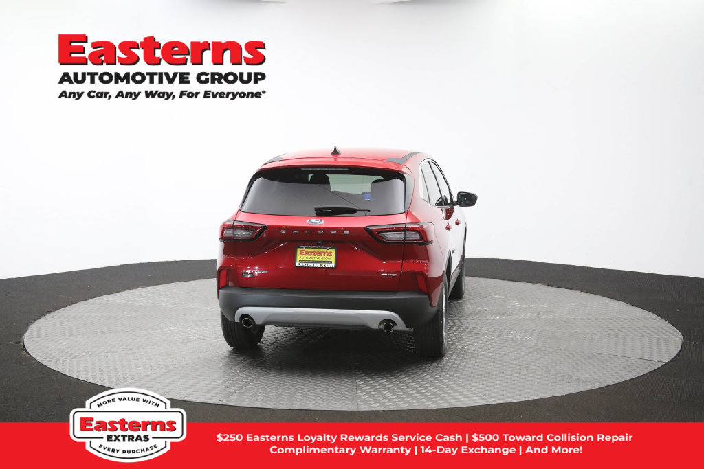 Used 2023 Ford Escape Active AWD/4WD image 39