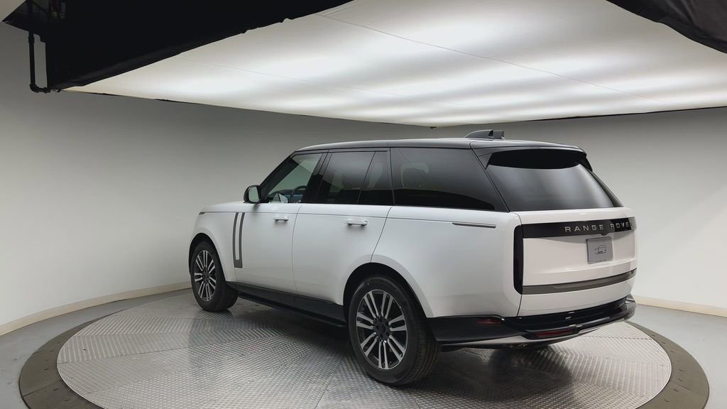 New 2026 Land Rover Range Rover SE image 4