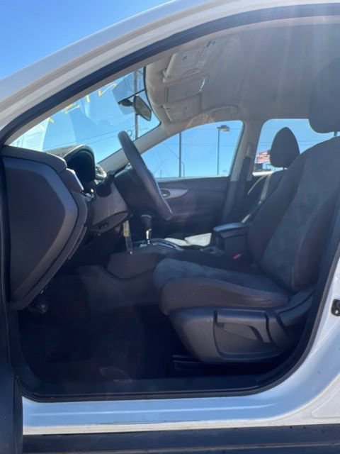 Used 2016 Nissan Rogue S AWD/4WD image 24