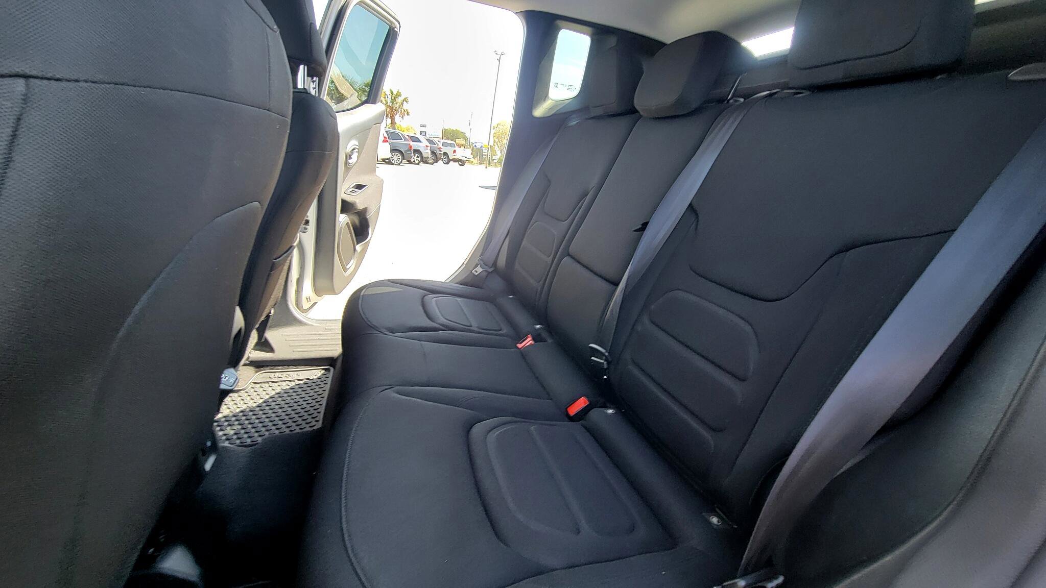 Used 2021 Jeep Renegade Latitude w/ Convenience Group image 35