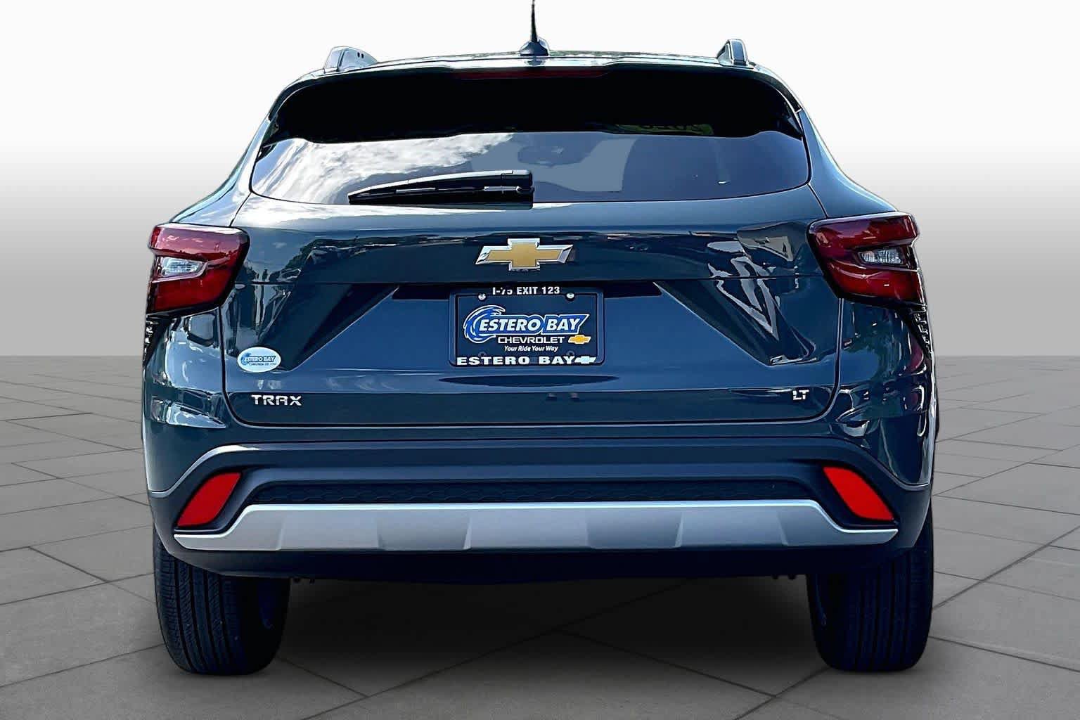 Used 2026 Chevrolet Trax LT w/ LT Convenience Package FWD image 5