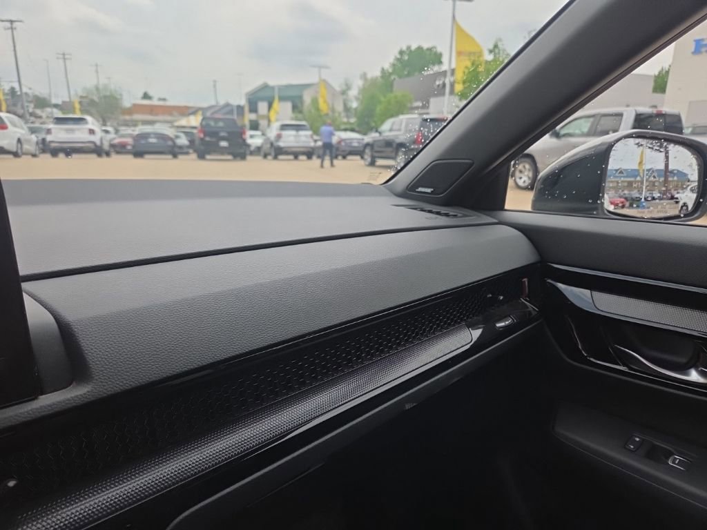 Used 2025 Honda CR-V Sport Touring image 30