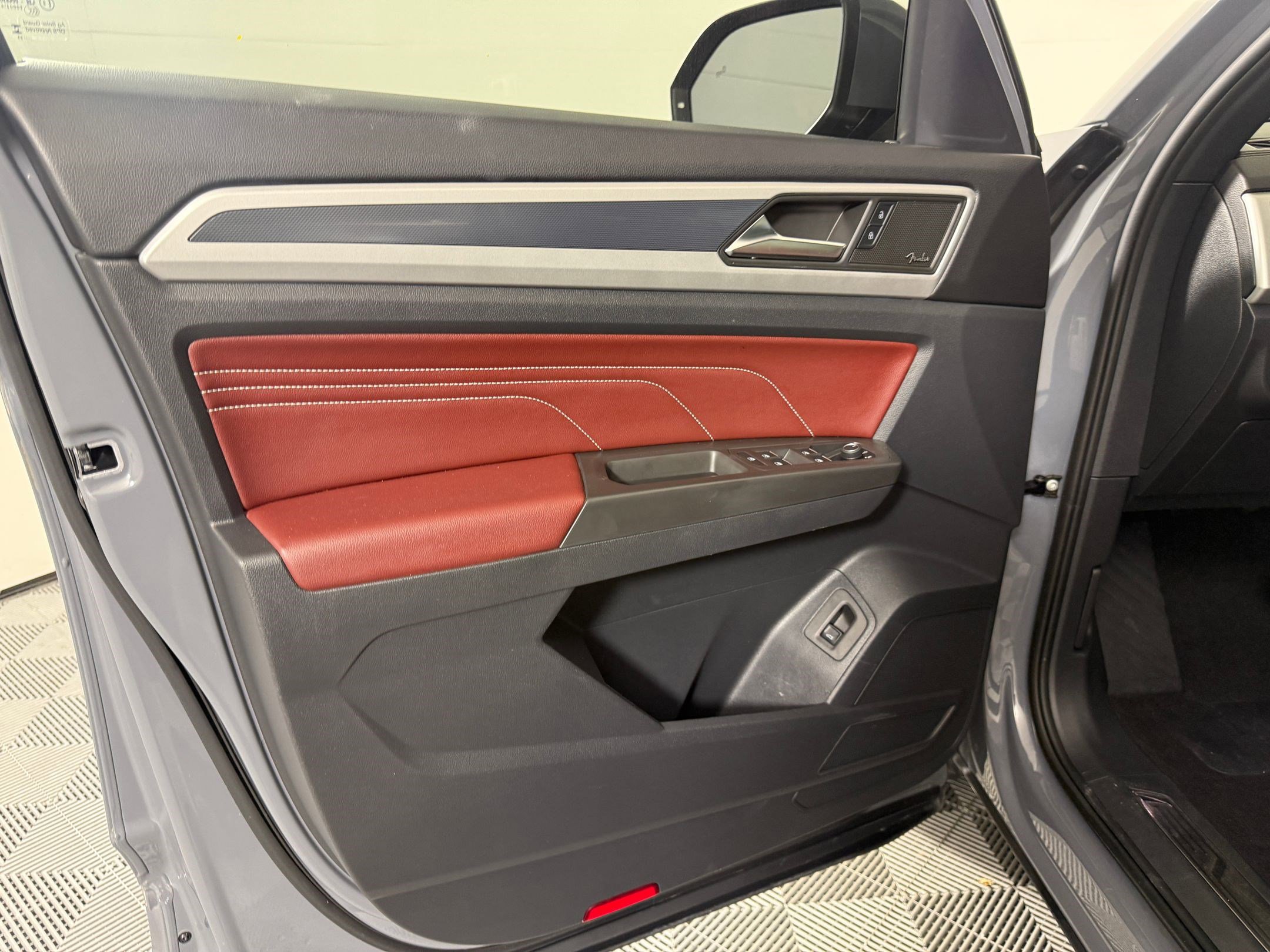 Used 2023 Volkswagen Atlas Cross Sport SEL Premium R-Line image 20