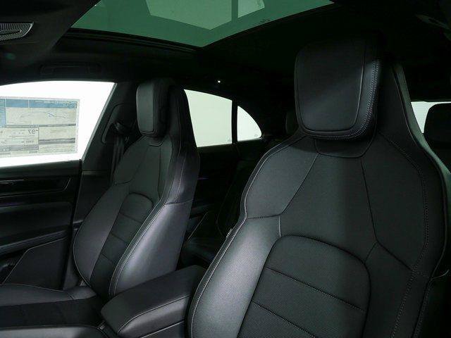 New 2026 Porsche Macan Electric RWD image 5