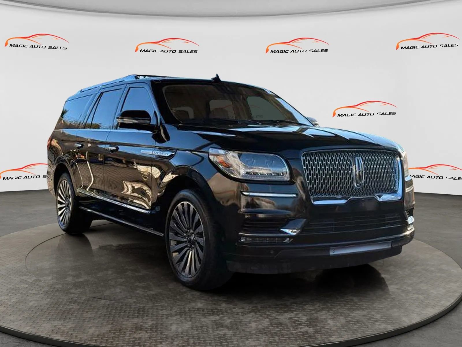 Used 2018 Lincoln Navigator L Reserve w/ Technology Package image 4