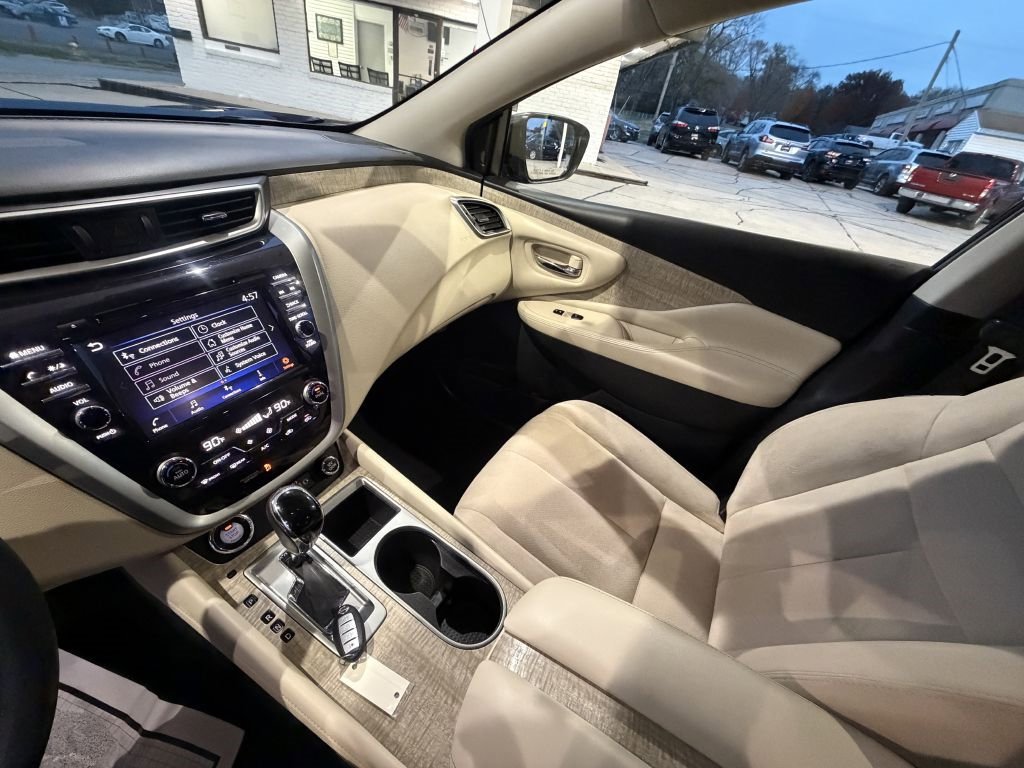 Used 2020 Nissan Murano SV image 19
