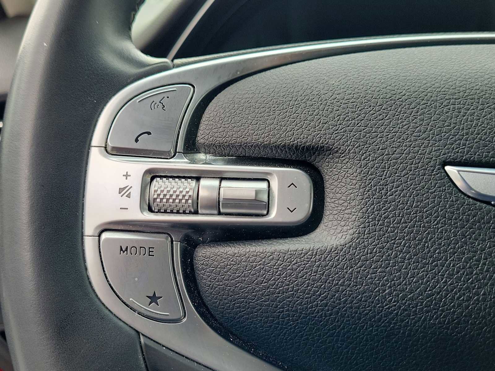 Used 2023 Genesis GV70 2.5T w/ Select Package image 21