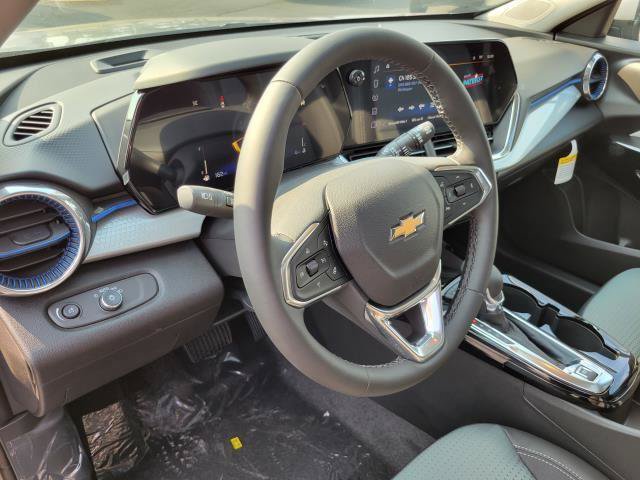 New 2026 Chevrolet Trax LT w/ Sunroof Package FWD image 9
