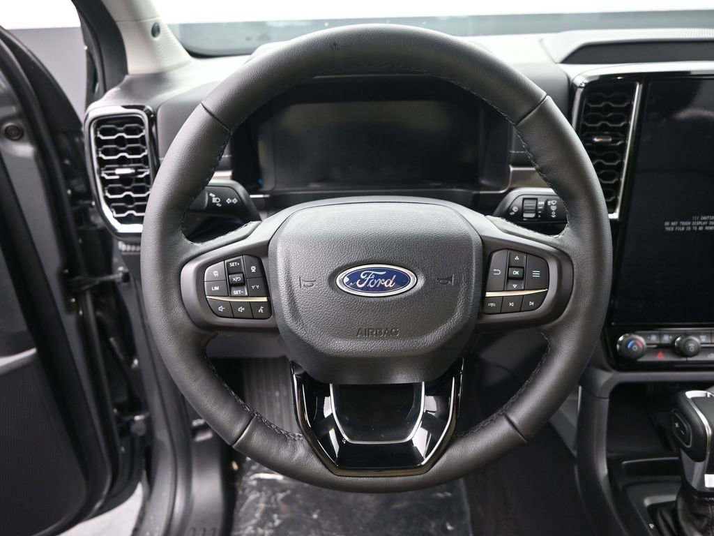 New 2025 Ford Ranger Lariat w/ FX4 Off-Road Package image 29