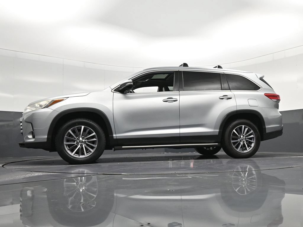 Used 2019 Toyota Highlander XLE FWD image 31
