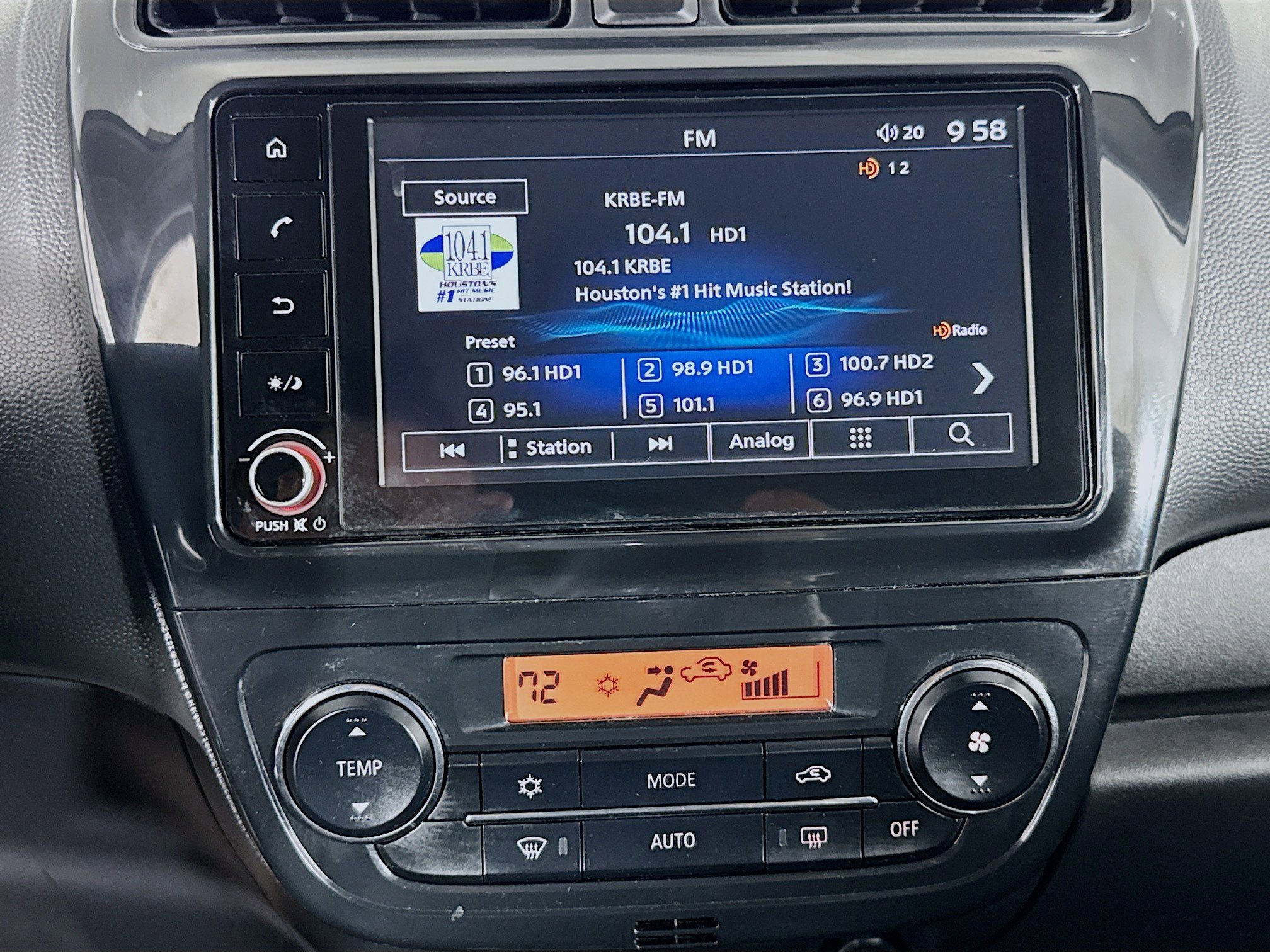 Used 2024 Mitsubishi Mirage ES image 17