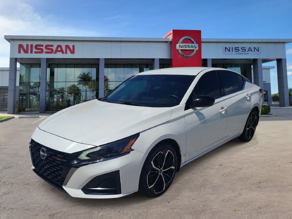Used 2025 Nissan Altima 2.5 SR FWD image 5