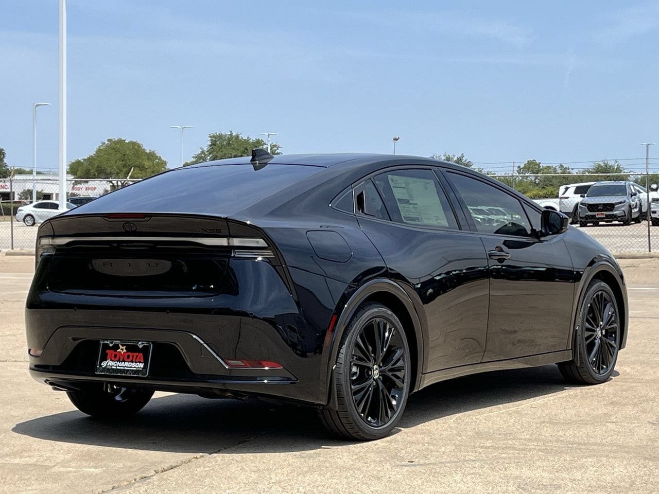 New 2026 Toyota Prius Plug-In Hybrid FWD image 4