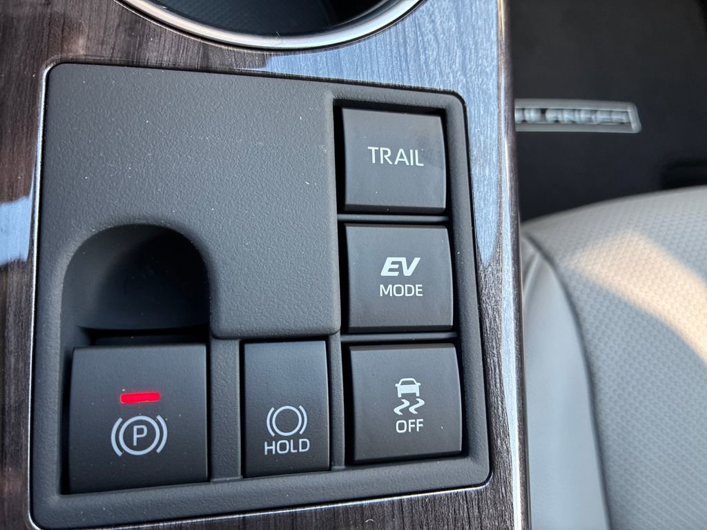 New 2026 Toyota Highlander Platinum AWD/4WD image 34