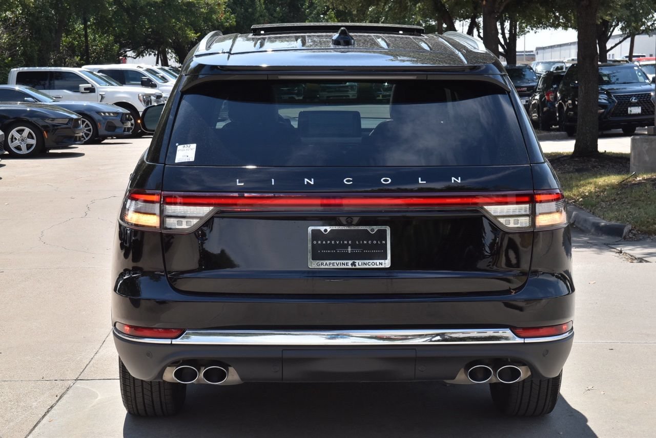 Certified 2026 Lincoln Aviator AWD image 9