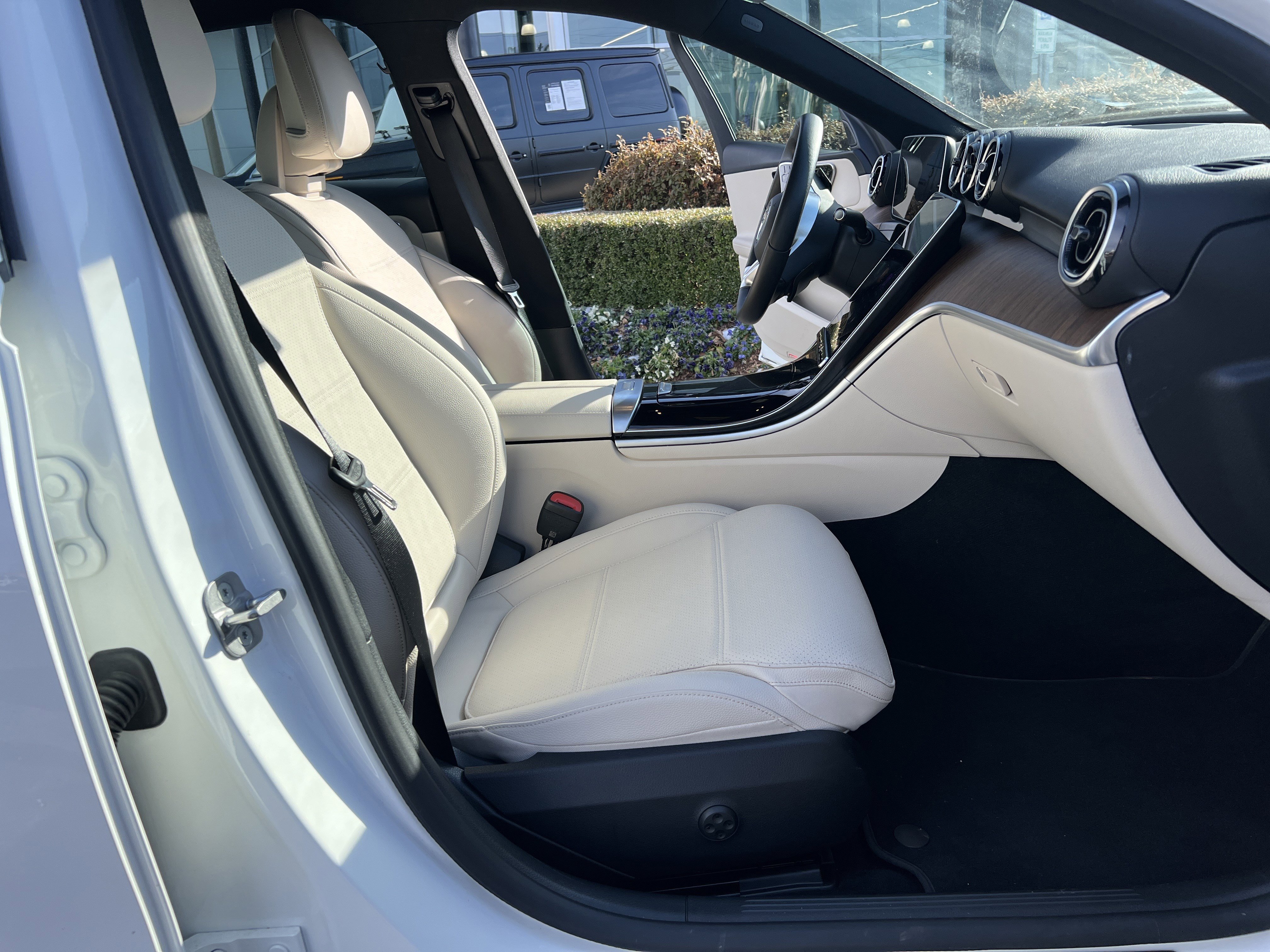 Certified 2025 Mercedes-Benz C 300 4MATIC Sedan image 35