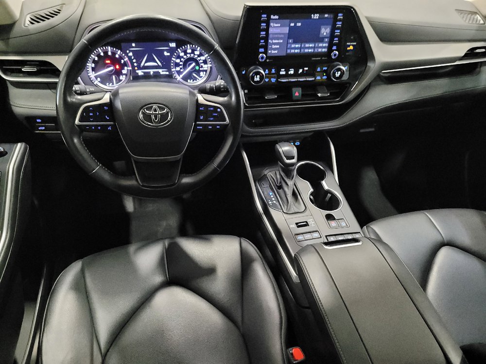 Used 2022 Toyota Highlander XLE AWD/4WD image 22