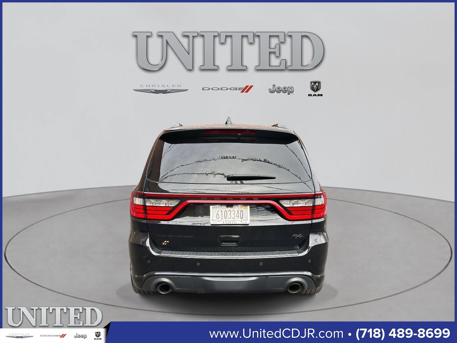 Used 2023 Dodge Durango R/T w/ Hemi Orange Plus Package image 4