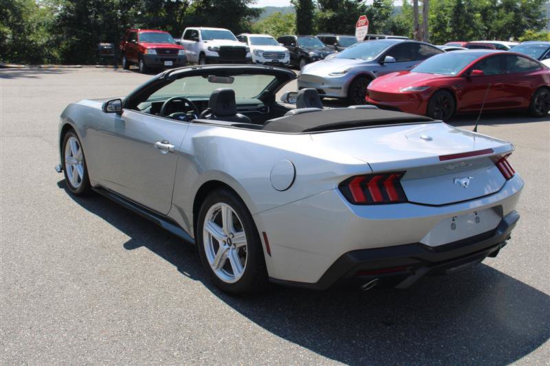 Used 2026 Ford Mustang Premium RWD image 6