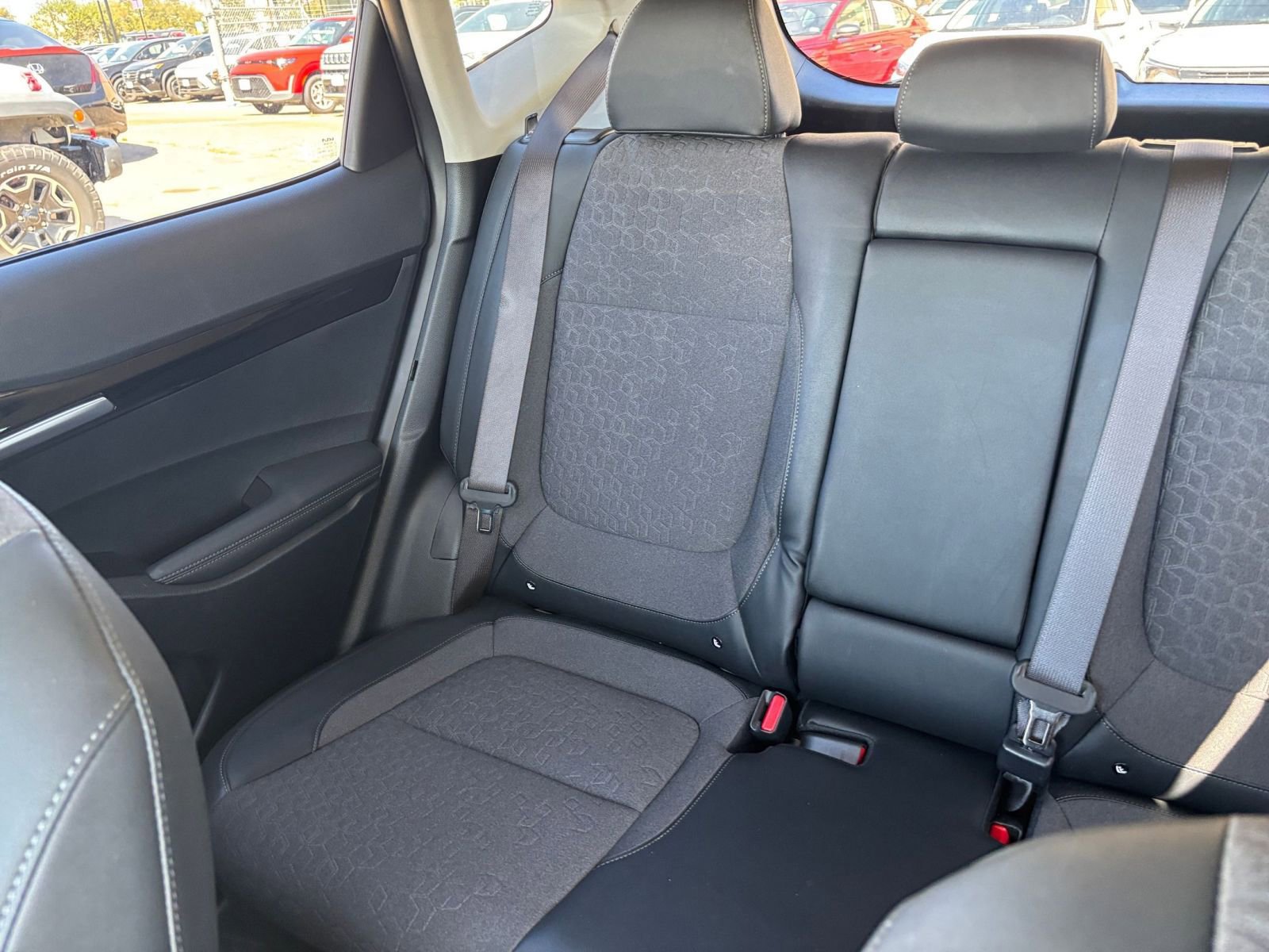 Used 2025 Kia Seltos S image 40