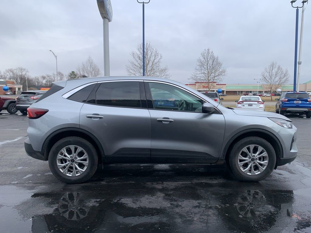 Used 2023 Ford Escape Active w/ Tech Pack #2 image 2