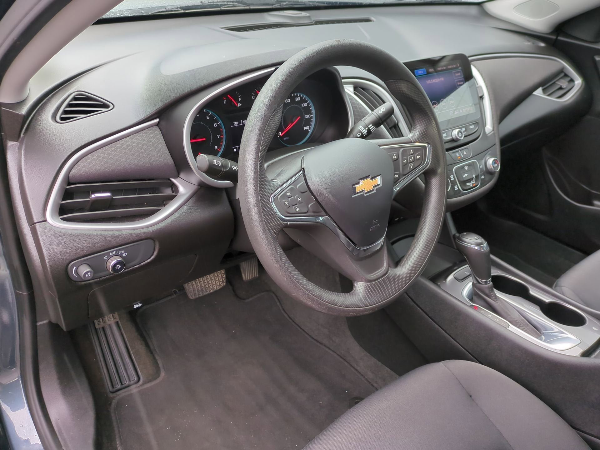 Used 2020 Chevrolet Malibu LS FWD image 10