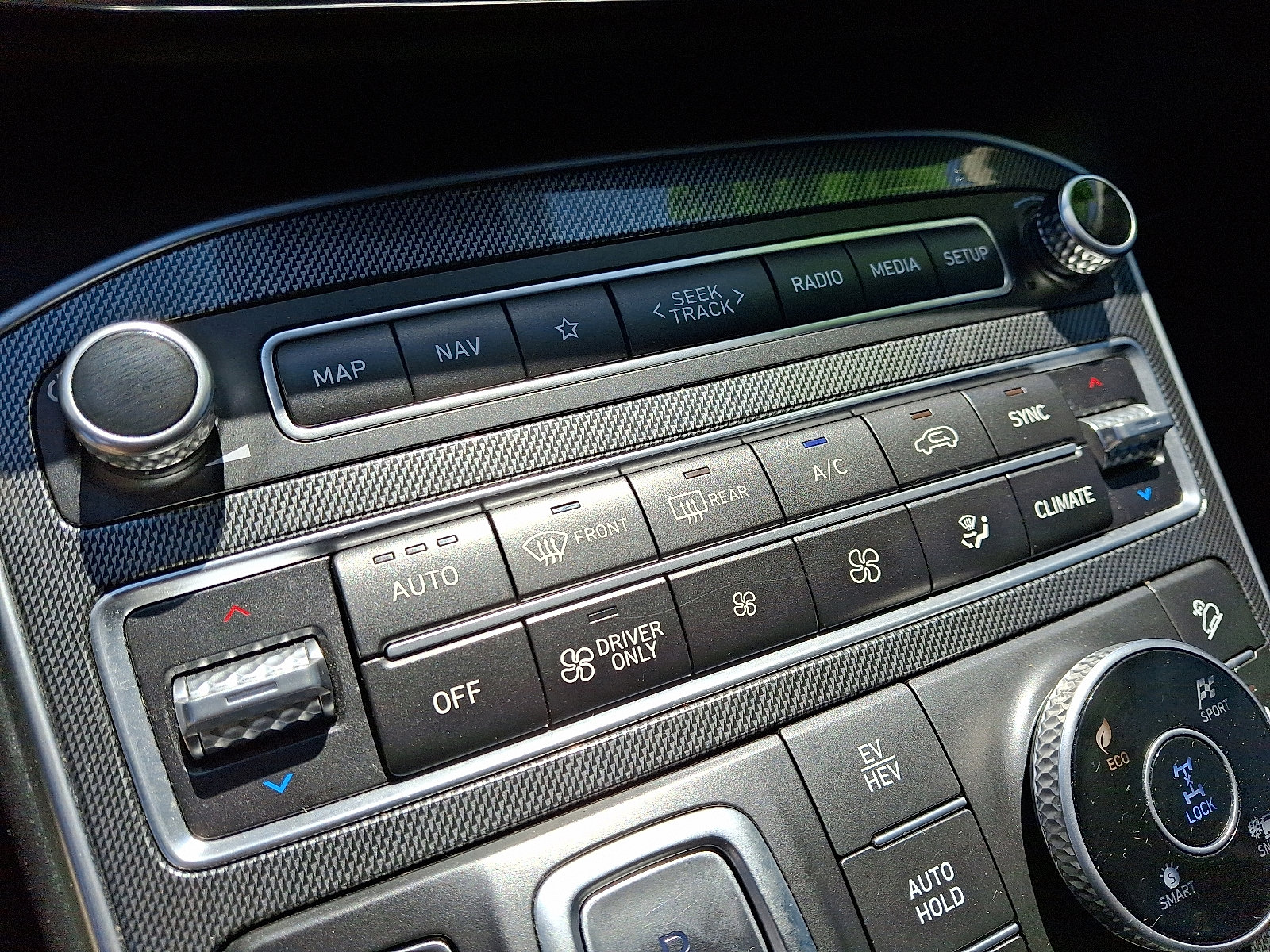 Used 2022 Hyundai Santa Fe Limited image 16