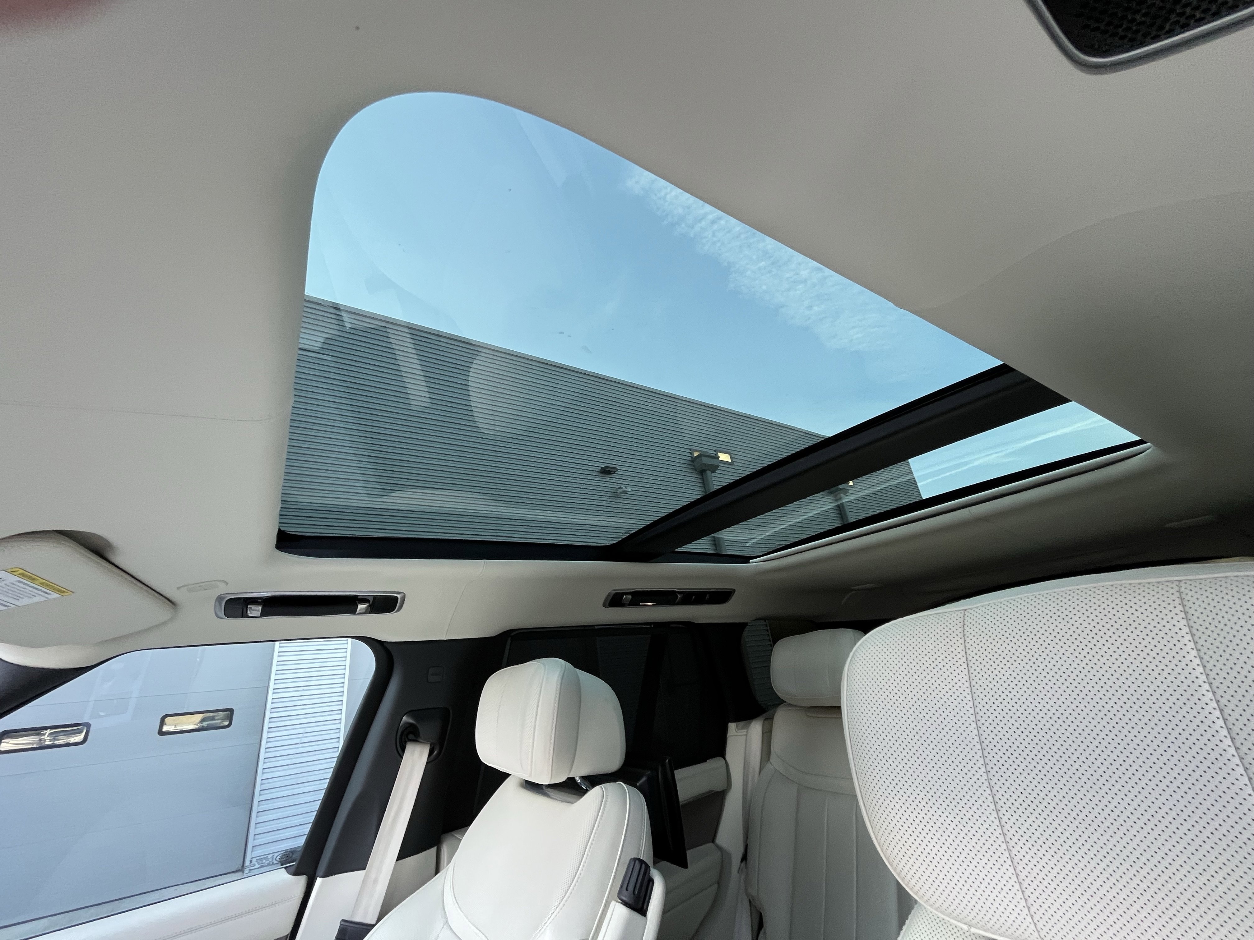 Certified 2023 Land Rover Range Rover First Edition image 26