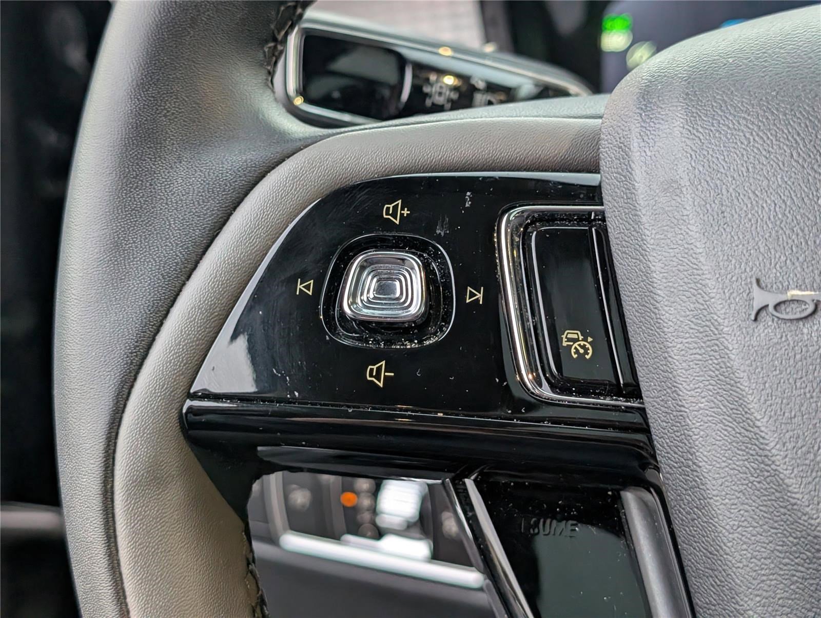 Used 2023 Lincoln Corsair AWD w/ Equipment Group 101A image 21