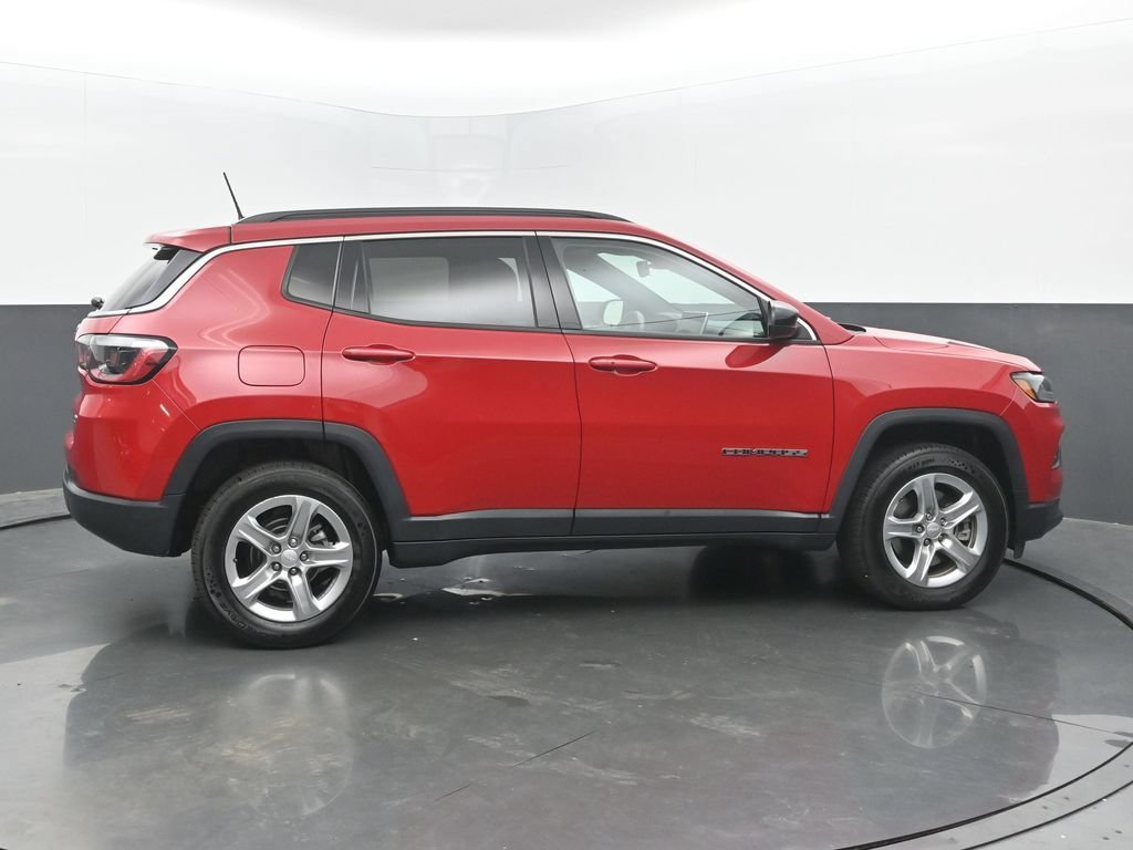 Used 2024 Jeep Compass Latitude AWD/4WD image 6
