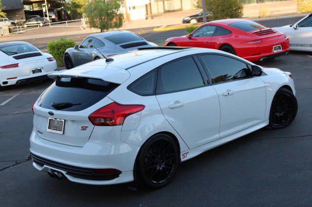 Used 2017 Ford Focus ST w/ Equipment Group 401A FWD image 18