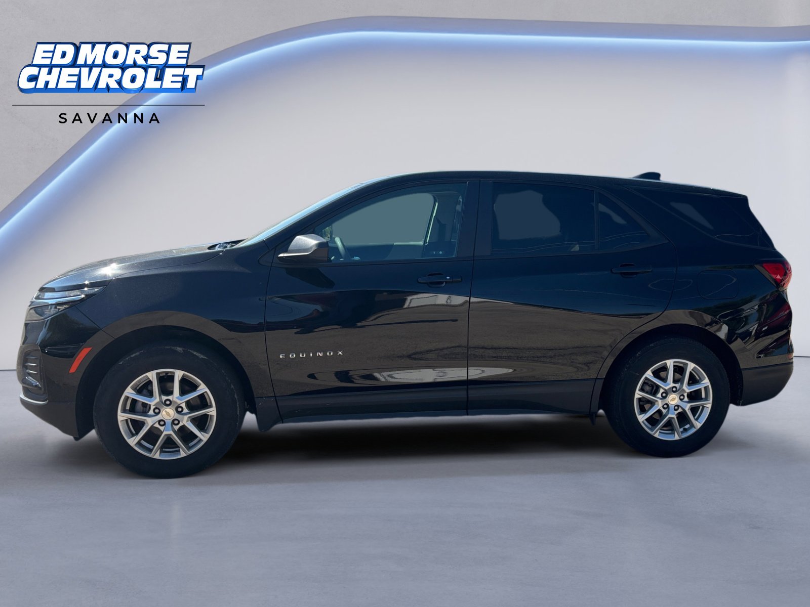 Used 2023 Chevrolet Equinox LS w/ LS Convenience Package AWD/4WD image 2