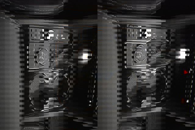 Used 2022 Volkswagen Atlas SE image 31