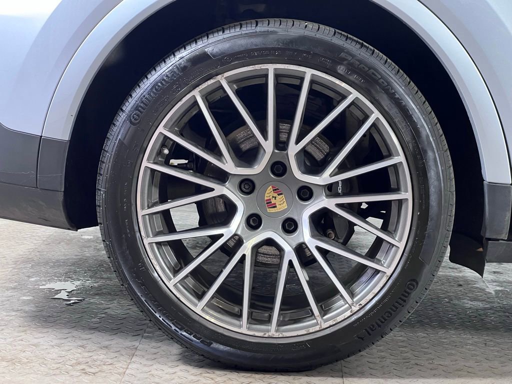 Certified 2023 Porsche Cayenne AWD/4WD image 14