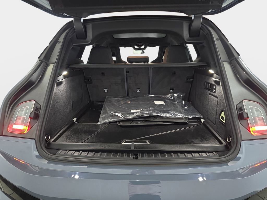 Used 2023 BMW iX xDrive50 w/ Premium Package image 14