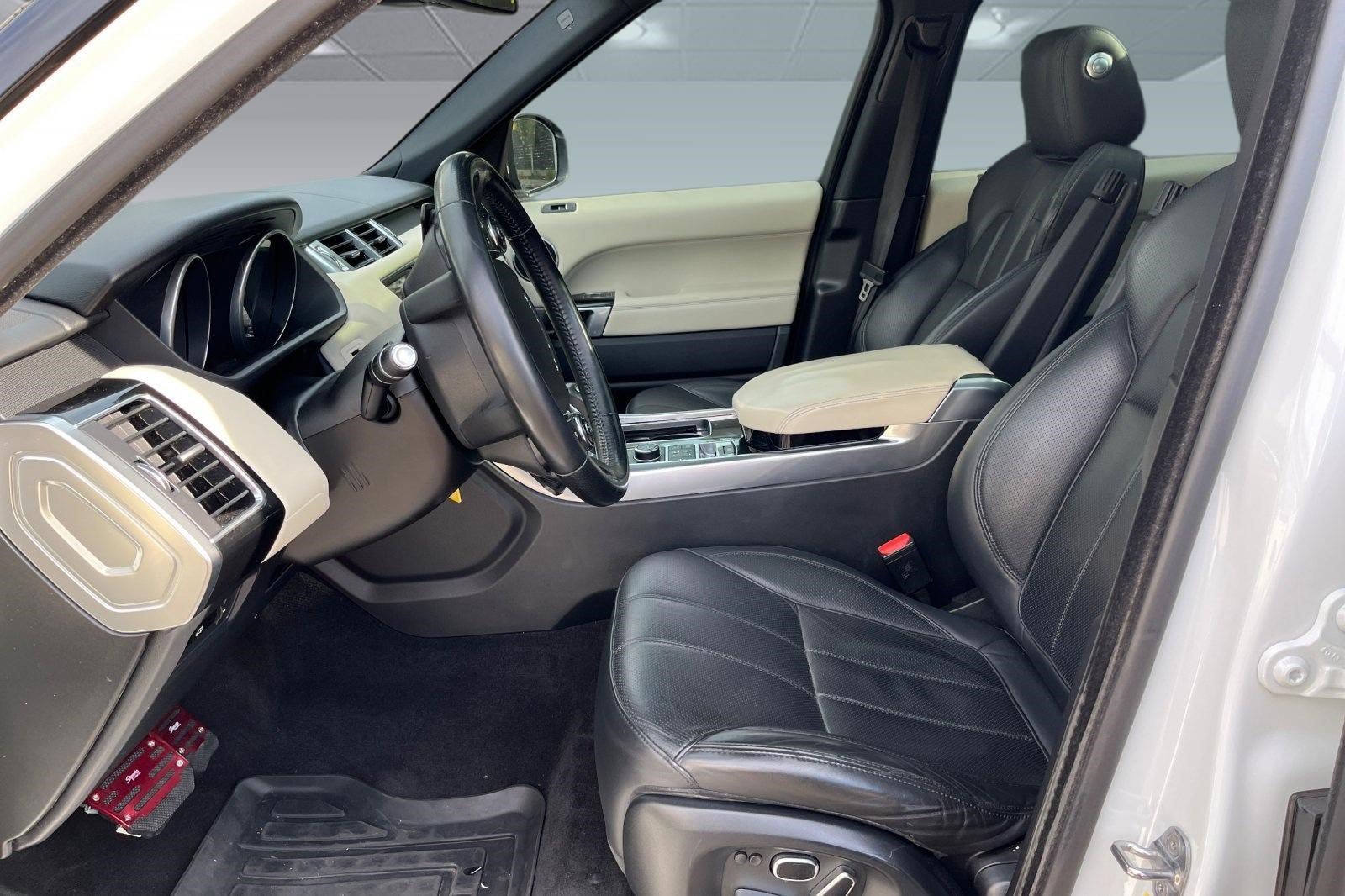 Used 2014 Land Rover Range Rover Sport Supercharged AWD/4WD image 3