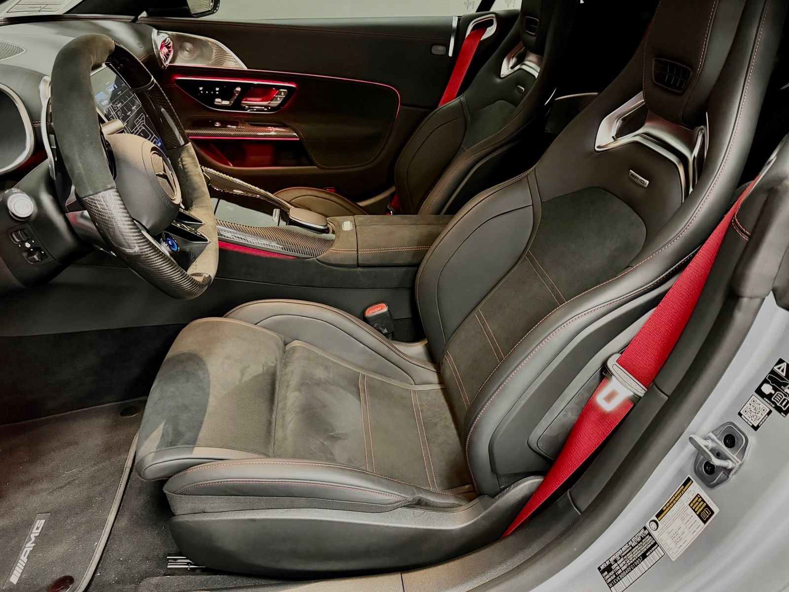 Used 2024 Mercedes-Benz SL 63 AMG 4MATIC image 22